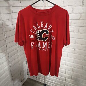 NHL Calgary Flames Hockey Men's Size Large (42-44) Red Short Sleeves T-shirt